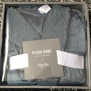 PLUSH ROBE - MARTHA STEWART